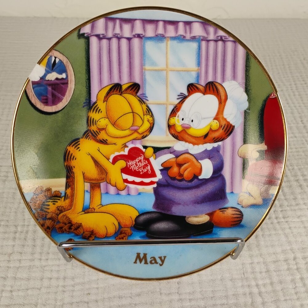 Vintage Garfield Calendar Plate May Paws Collectible